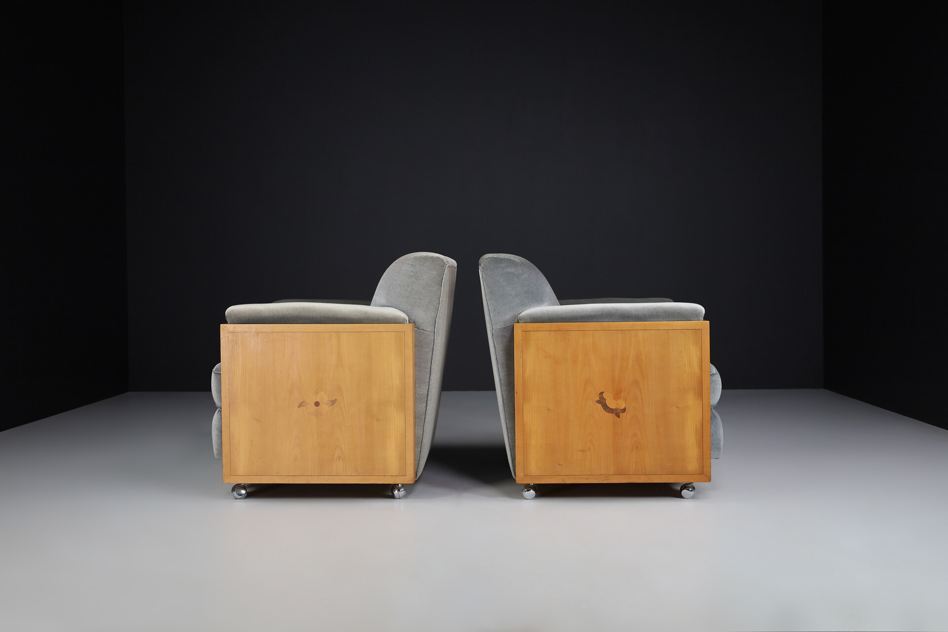 Mid century modern Original Bleu Velvet lounge chairs , The Netherlands 1940s Mid-20th century