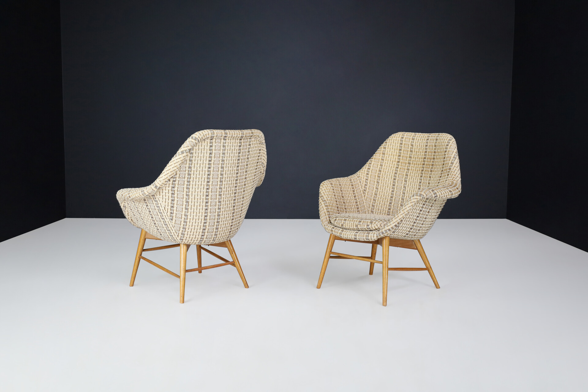 Mid century modern Original Easy Chairs by Miroslav Navratil, Praha 1960 in Original Upholstery Mid-20th century
