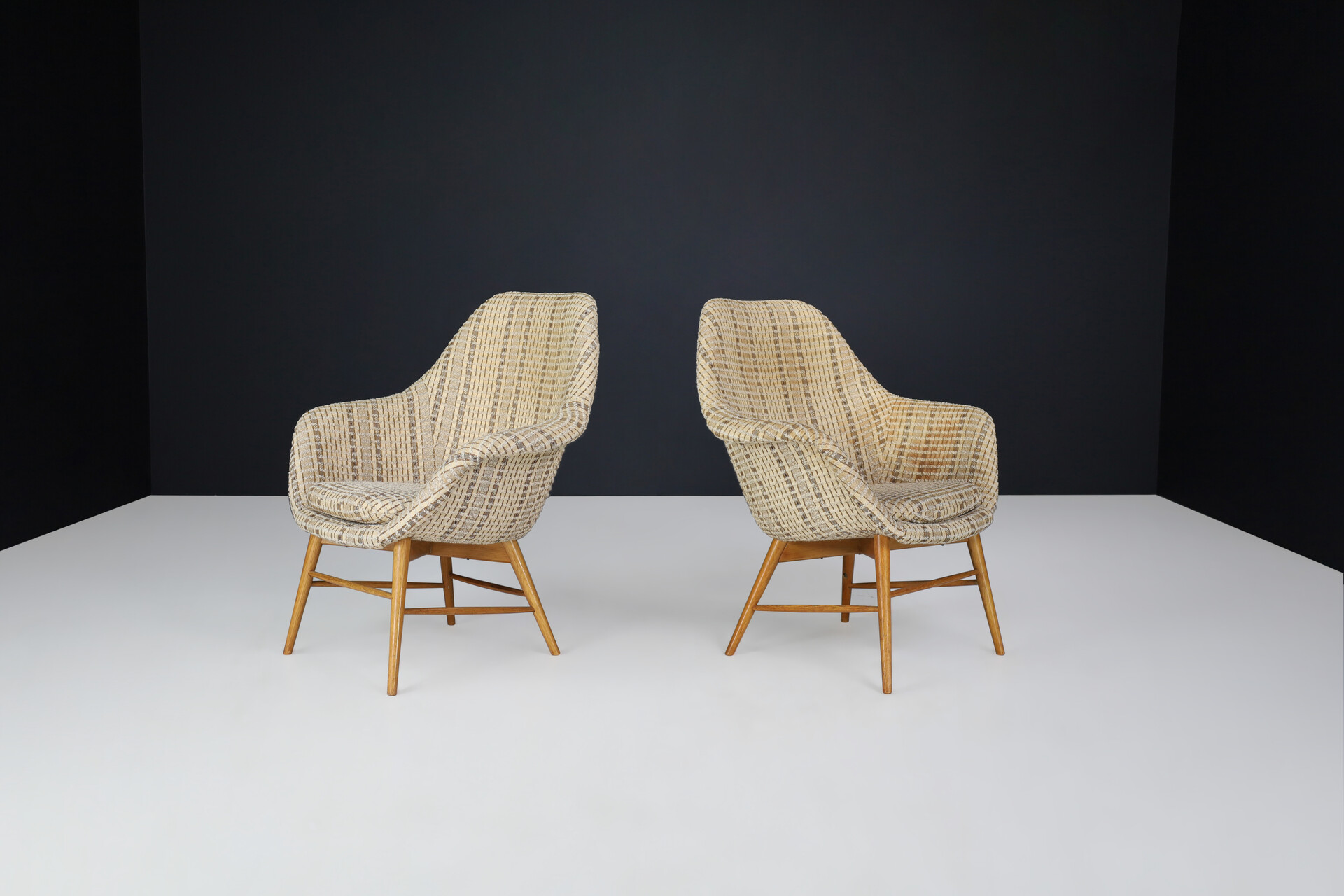Mid century modern Original Easy Chairs by Miroslav Navratil, Praha 1960 in Original Upholstery Mid-20th century
