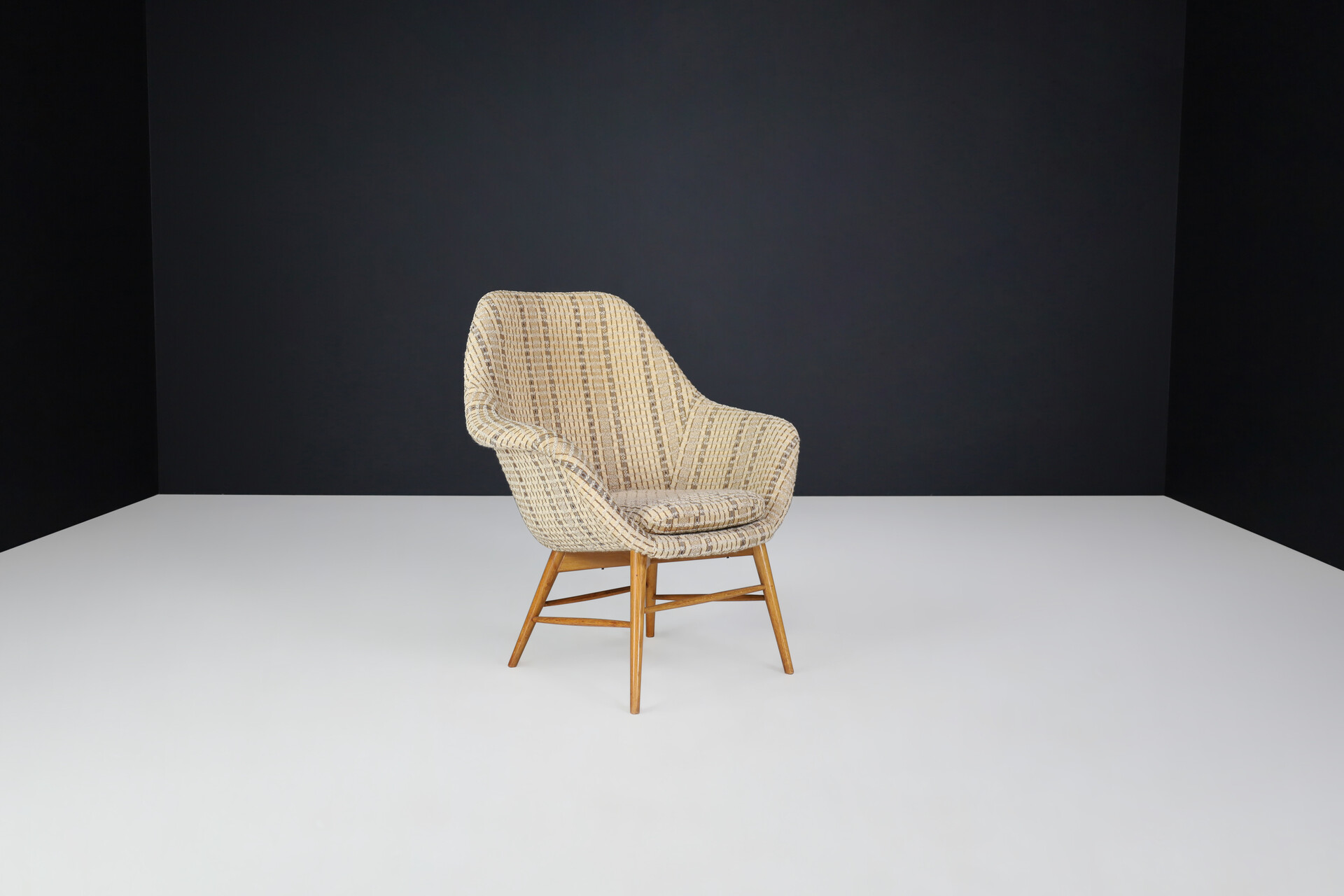 Mid century modern Original Easy Chairs by Miroslav Navratil, Praha 1960 in Original Upholstery Mid-20th century