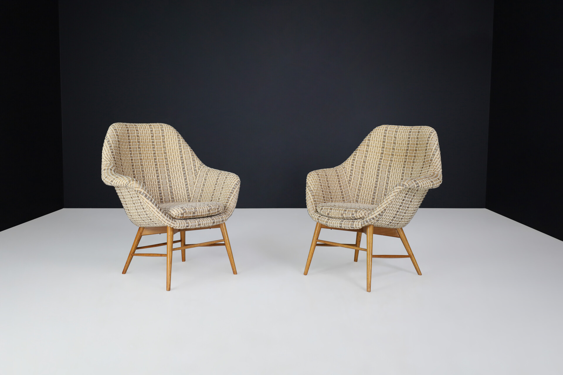 Mid century modern Original Easy Chairs by Miroslav Navratil, Praha 1960 in Original Upholstery Mid-20th century