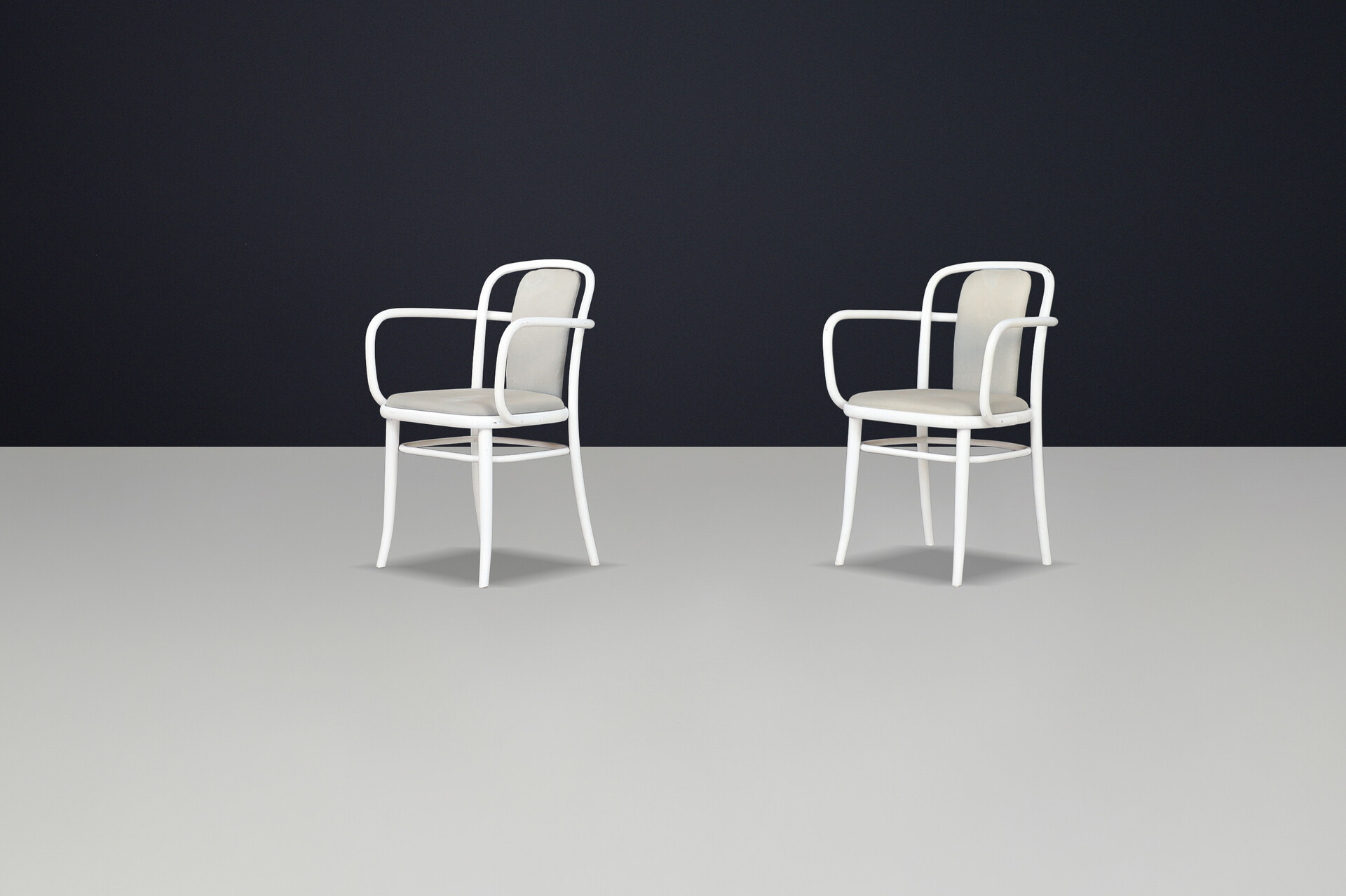 Mid century modern Original Upholstery Bentwood Arm Chairs by Ton, 1950s Mid-20th century