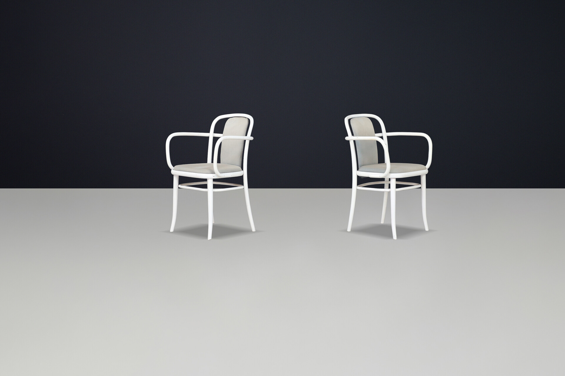 Mid century modern Original Upholstery Bentwood Arm Chairs by Ton, 1950s Mid-20th century