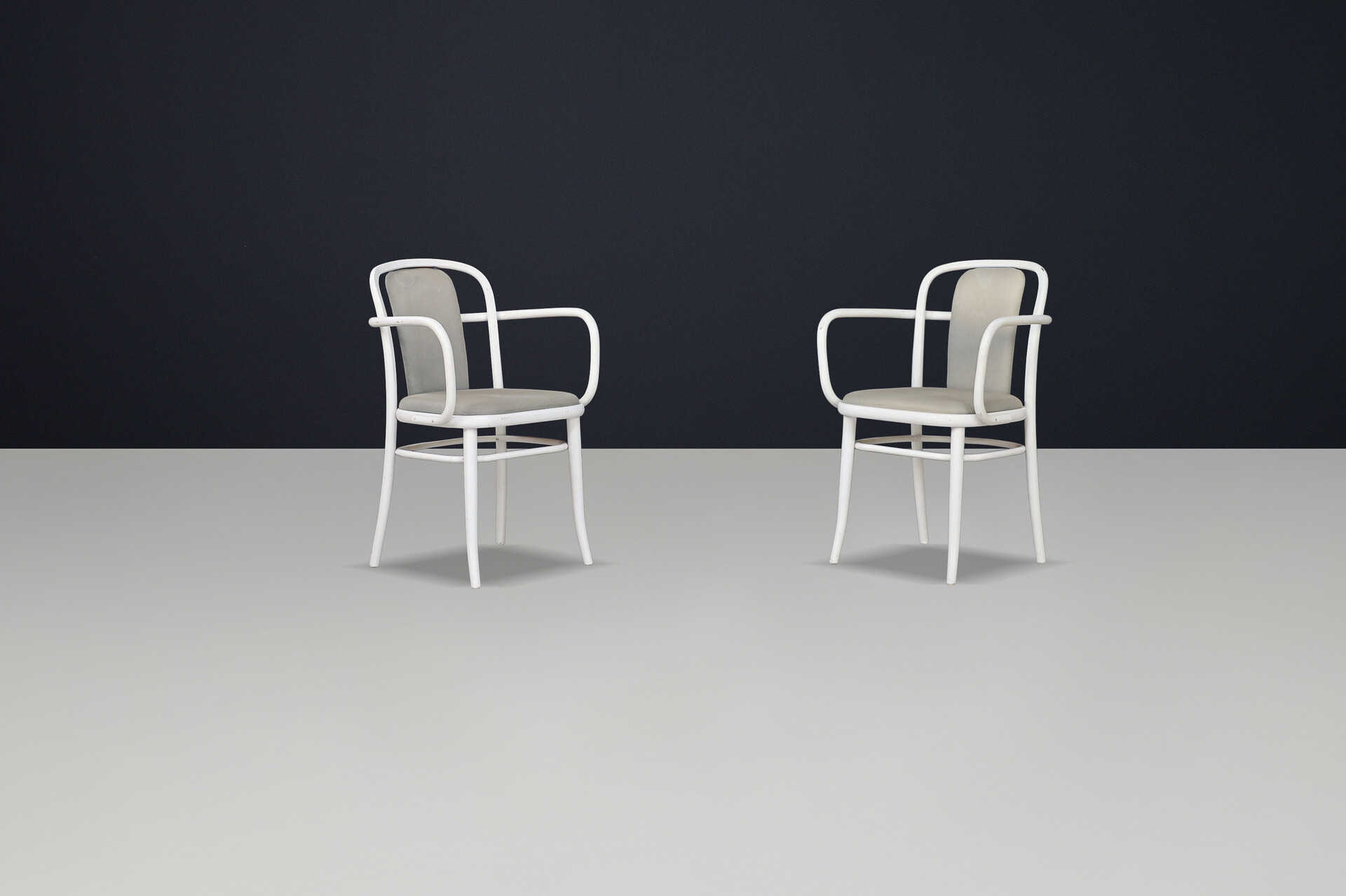 Mid century modern Original Upholstery Bentwood Arm Chairs by Ton, 1950s Mid-20th century