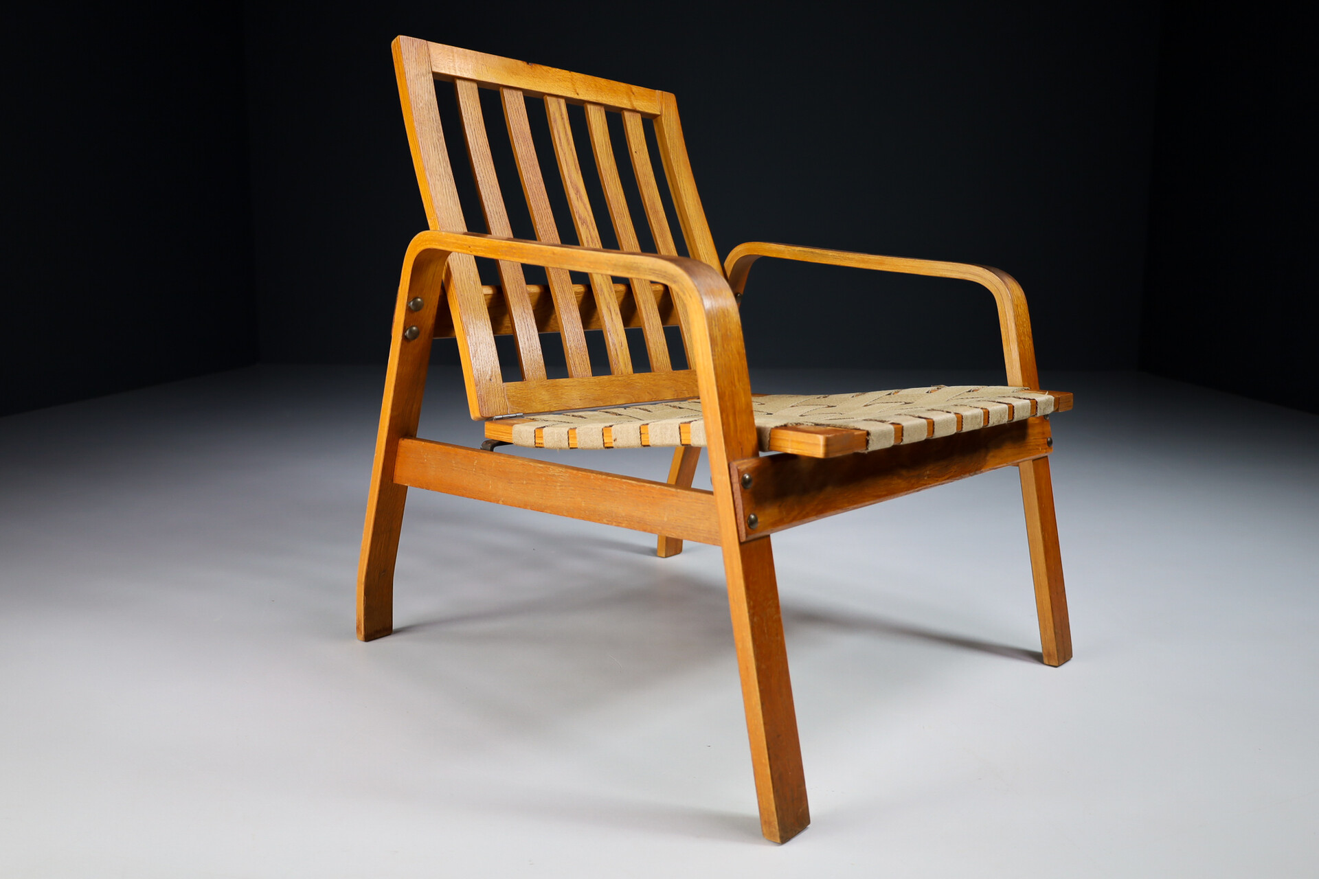 Mid century modern Pair of Adjustable Lounge Chairs in Oak / Bentwood and Canvas Straps France 1950s Mid-20th century