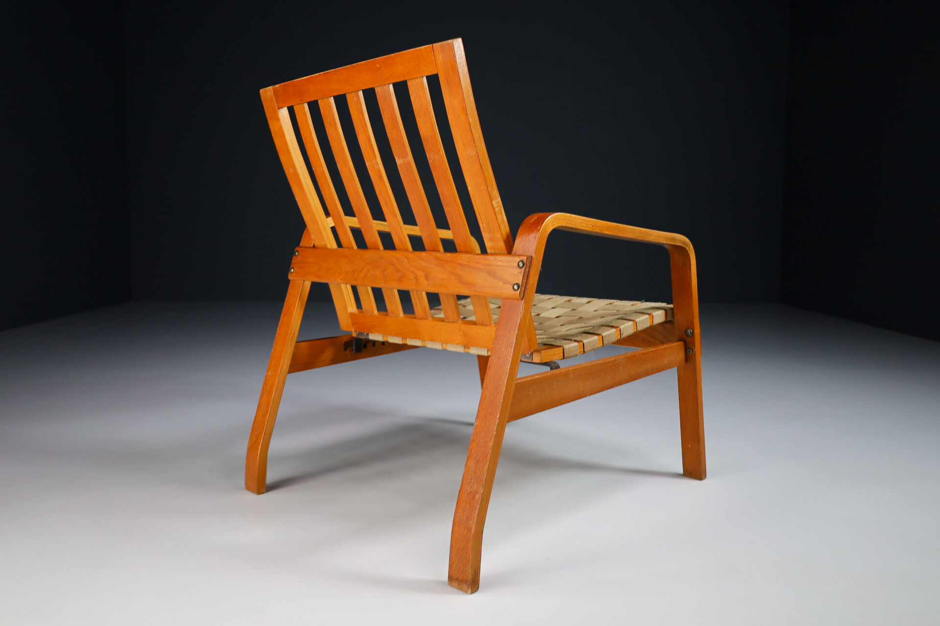 Mid century modern Pair of Adjustable Lounge Chairs in Oak / Bentwood and Canvas Straps France 1950s Mid-20th century