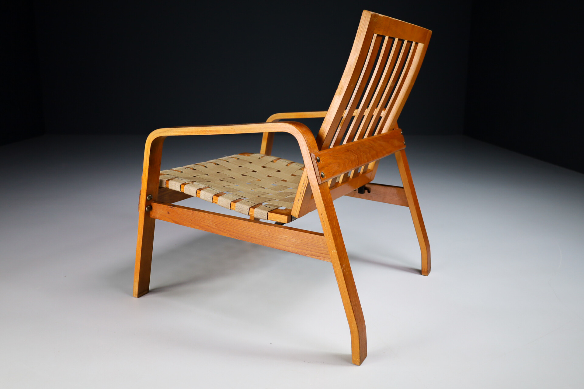 Mid century modern Pair of Adjustable Lounge Chairs in Oak / Bentwood and Canvas Straps France 1950s Mid-20th century