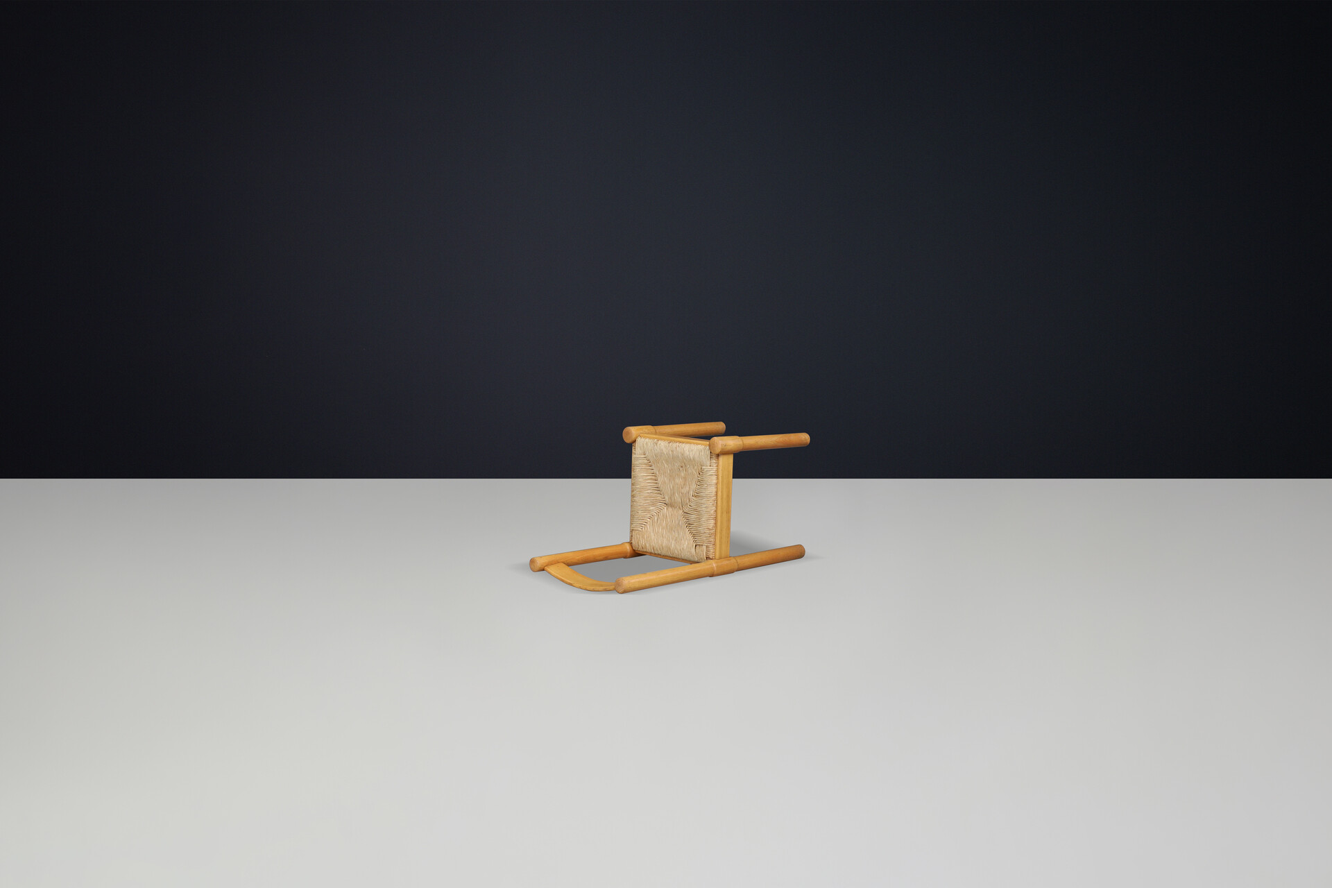 Mid century modern Pair of Six Ash and Rush Dining room Chairs in the Style of Vico Magistretti, Italy 1960s Mid-20th century