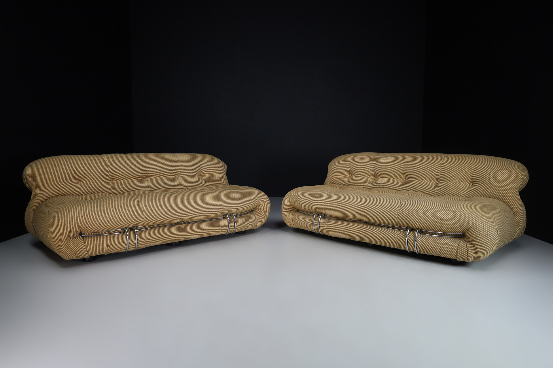 Mid century modern Pair of Two Afra & Tobia Scarpa 'Soriana' Sofas in Original Fabric, Italy, 1969s Mid-20th century