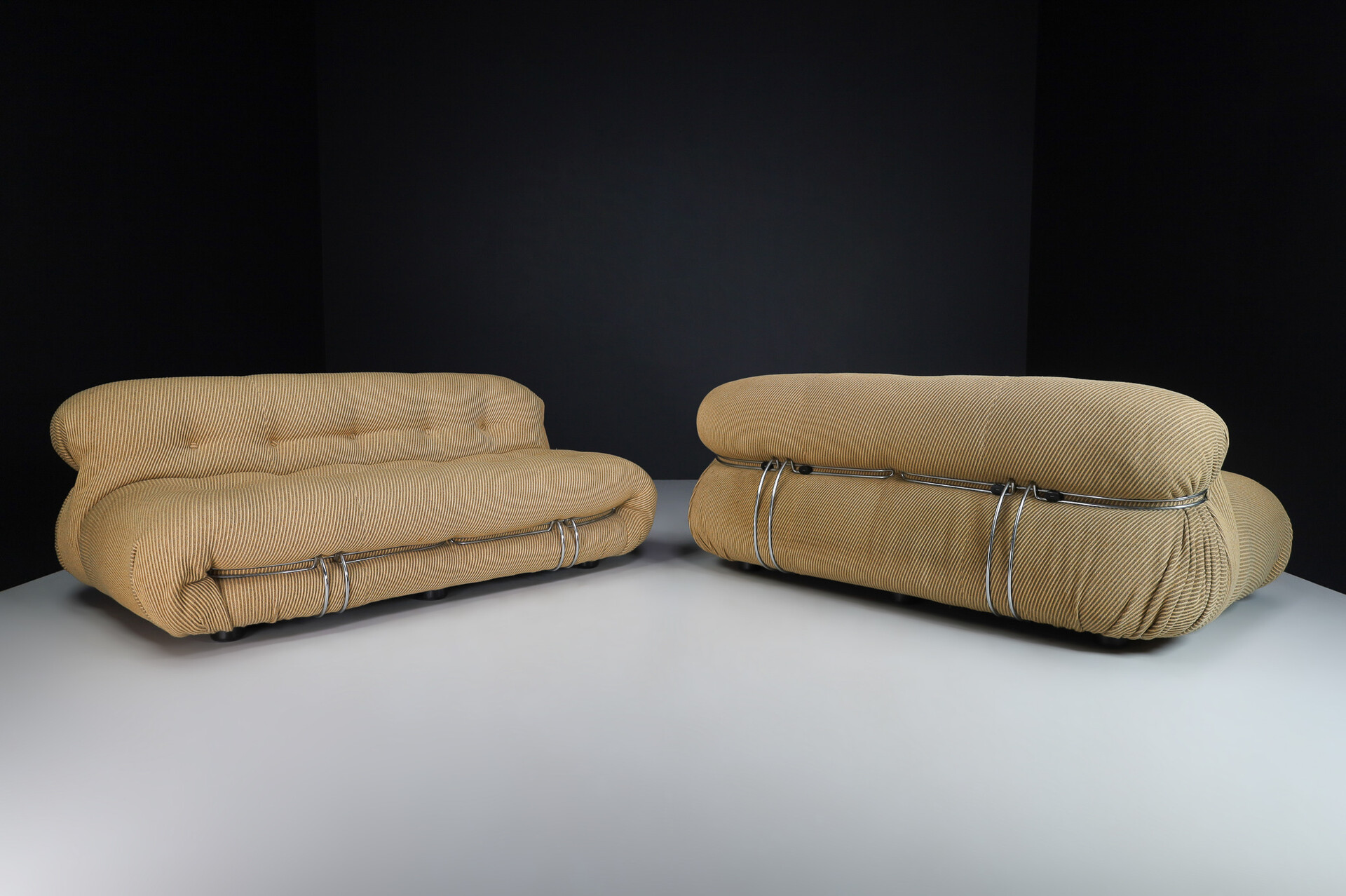 Mid century modern Pair of Two Afra & Tobia Scarpa 'Soriana' Sofas in Original Fabric, Italy, 1969s Mid-20th century