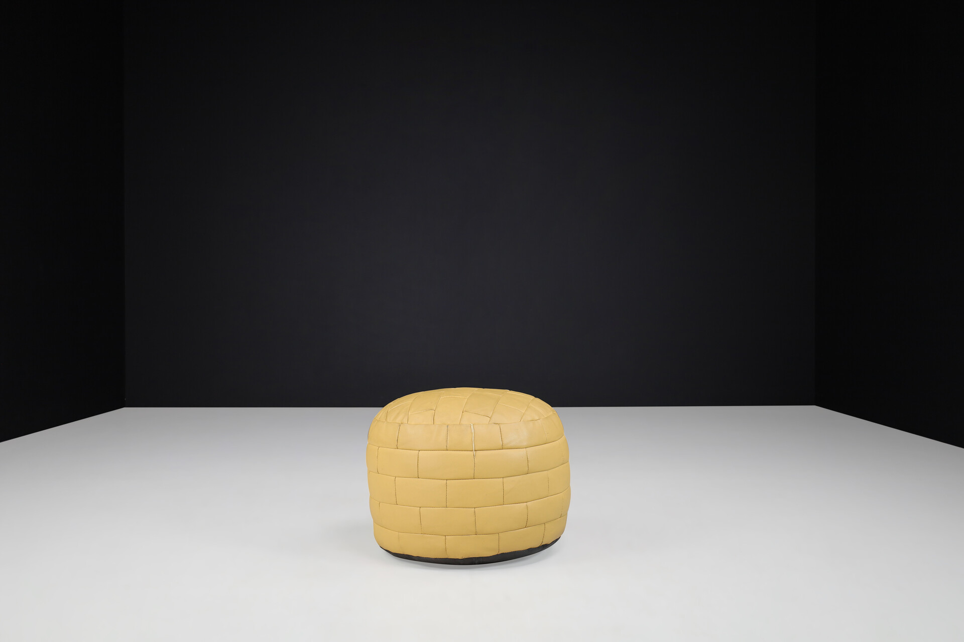 Mid century modern Patchwork leather pouf by De Sede, Switserland 1960s Mid-20th century