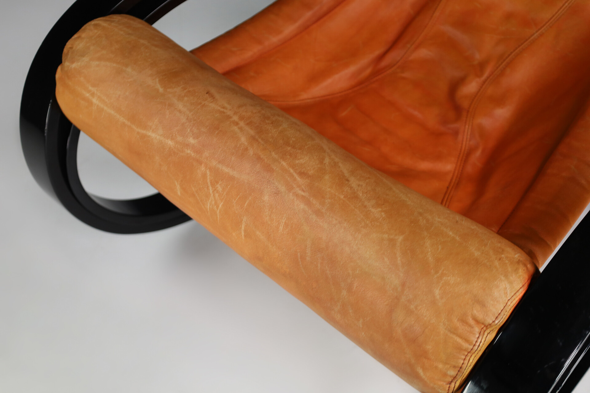 Mid century modern Patinated Cognac Leather Sgarsul Rocking Chair, Gae Aulenti for Poltronova, Italy 1962 Mid-20th century