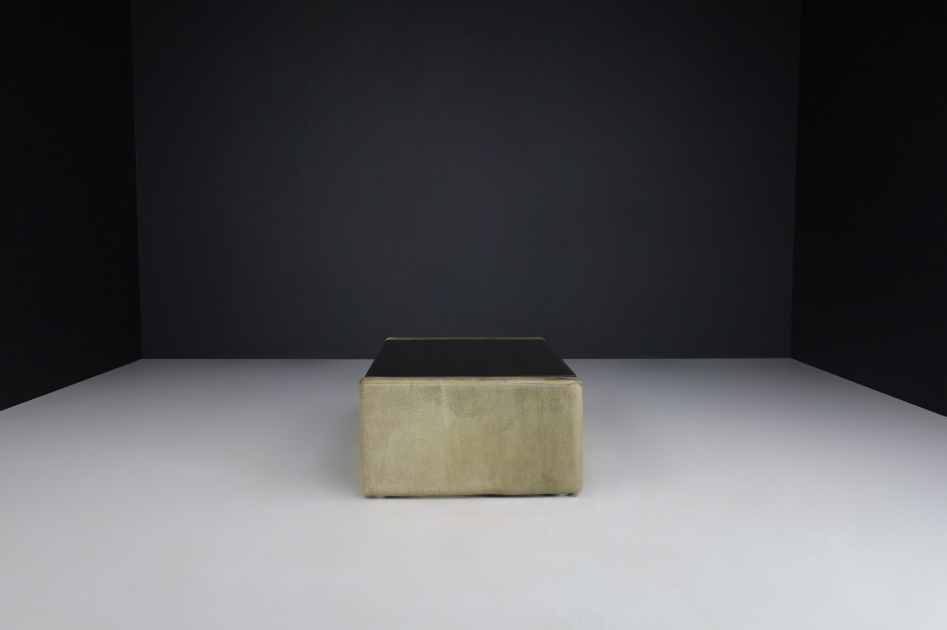 Mid century modern Patinated Green Leather coffee table By Walter Knoll Germany 1970s Late-20th century