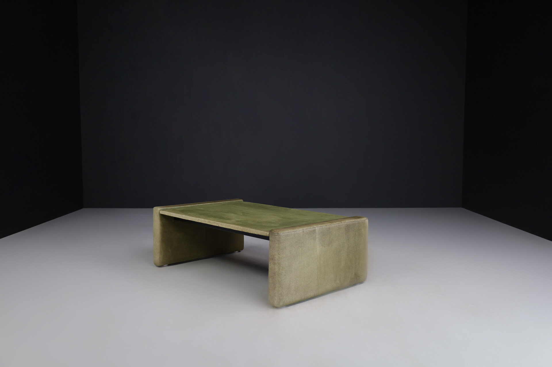 Mid century modern Patinated Green Leather coffee table By Walter Knoll Germany 1970s Late-20th century