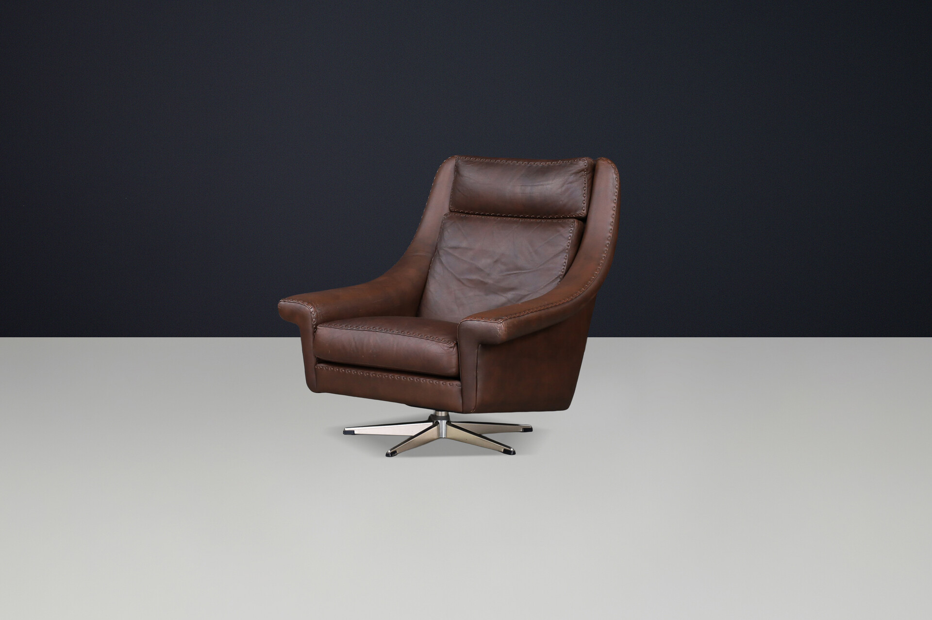Mid century modern Patinated Leather armchair for vatne möbler, norway 1960s Mid-20th century