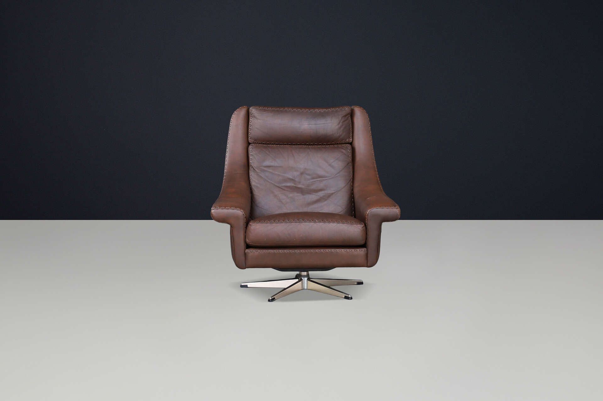 Mid century modern Patinated Leather armchair for vatne möbler, norway 1960s Mid-20th century