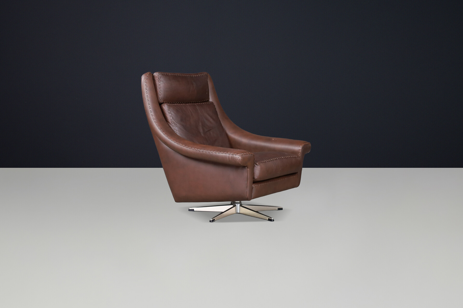 Mid century modern Patinated Leather armchair for vatne möbler, norway 1960s Mid-20th century