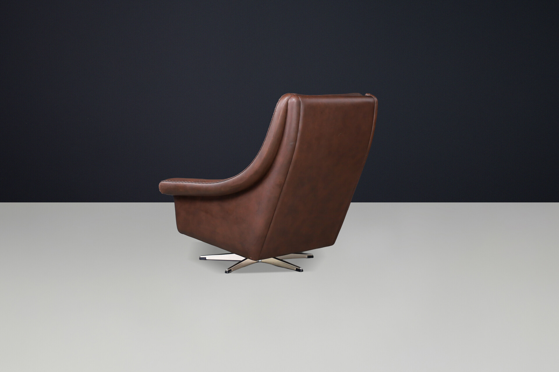 Mid century modern Patinated Leather armchair for vatne möbler, norway 1960s Mid-20th century