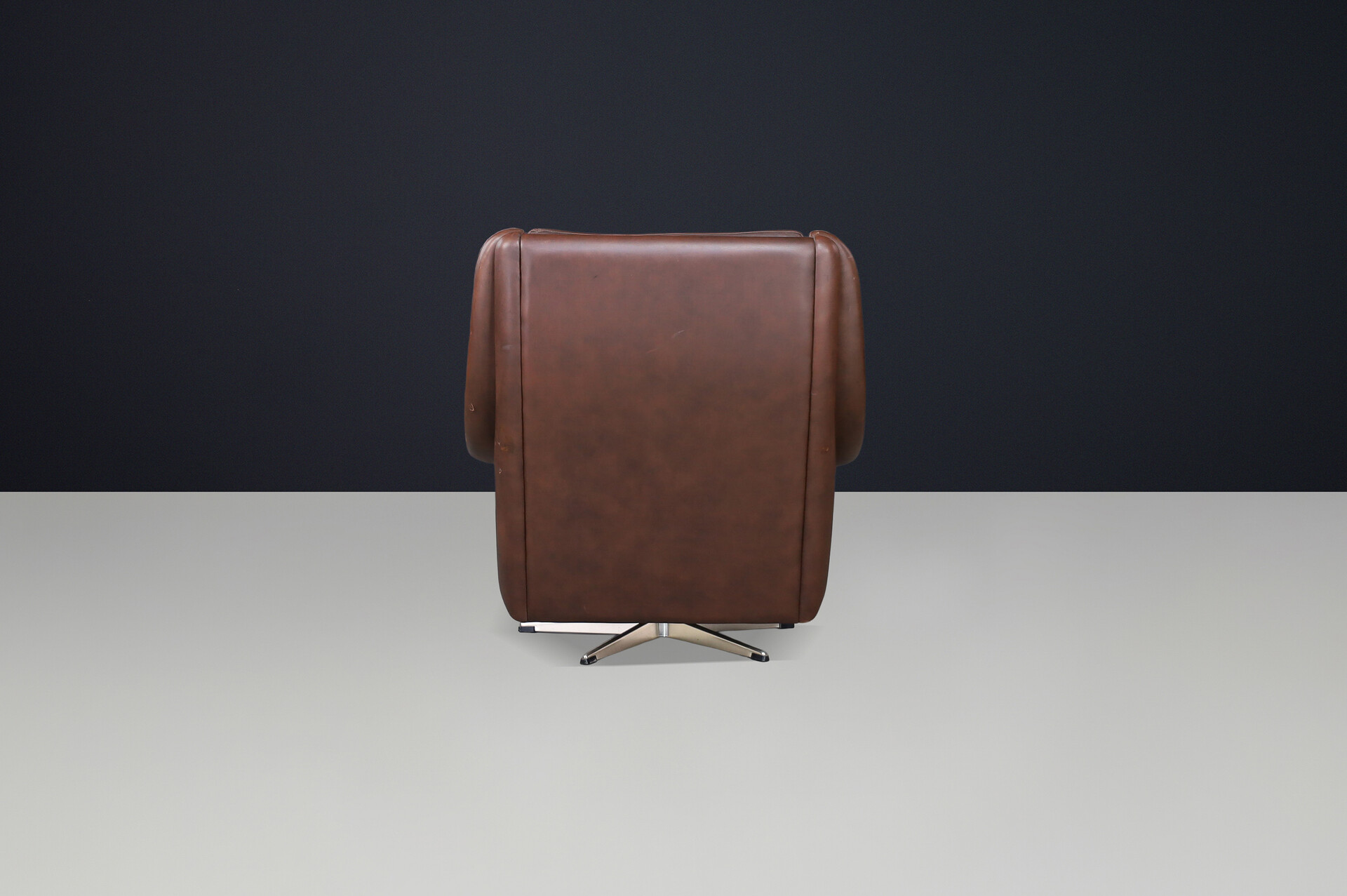 Mid century modern Patinated Leather armchair for vatne möbler, norway 1960s Mid-20th century