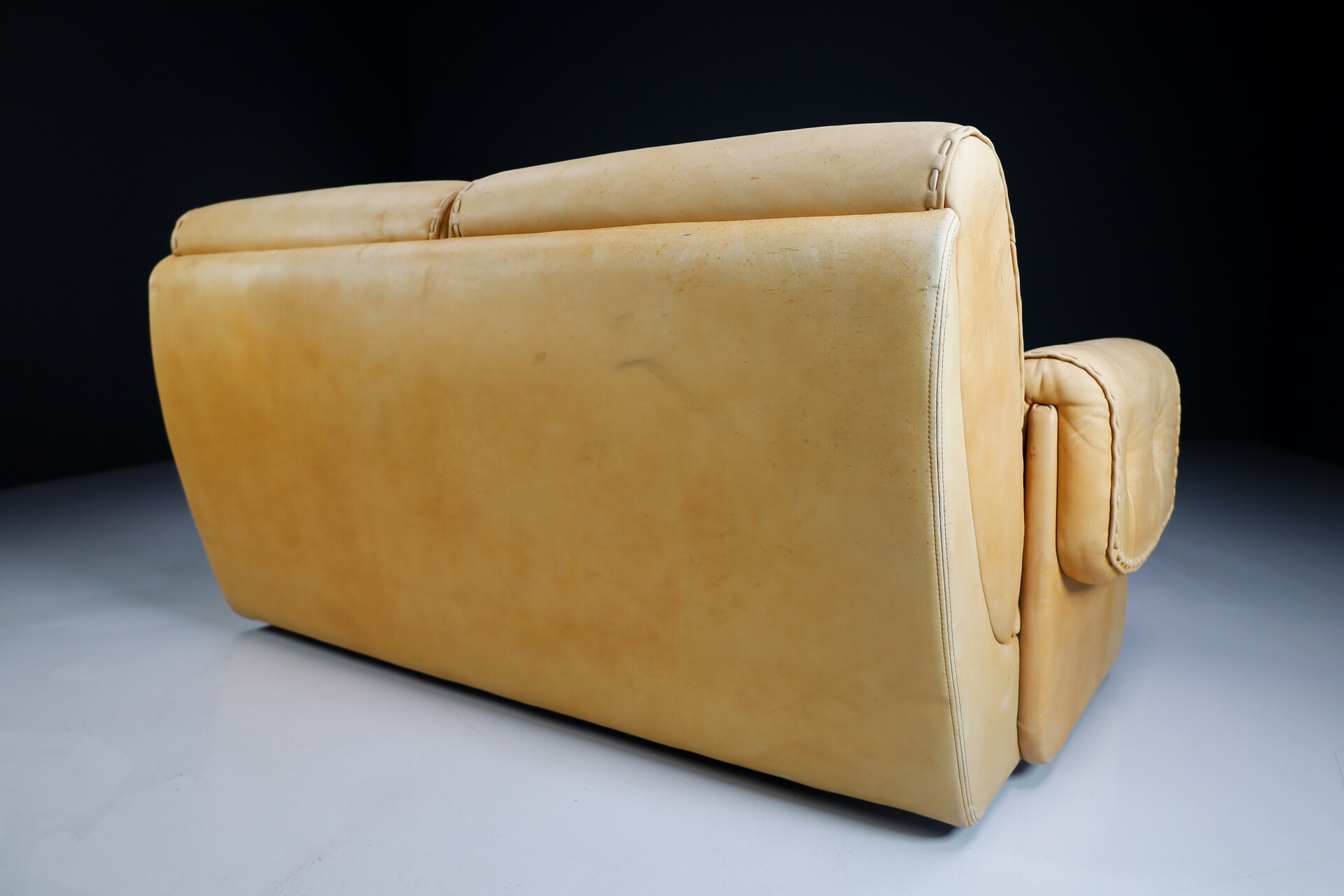 Mid century modern Patinated leather lounge sofa , Germany 1970s Mid-20th century