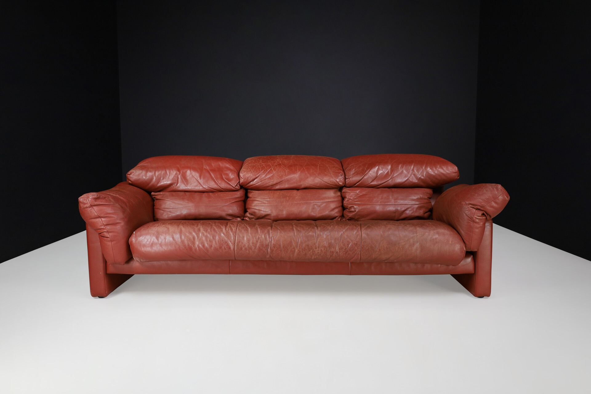 Mid century modern Patinated leather Lounge sofa, Italy 1980s Late-20th century