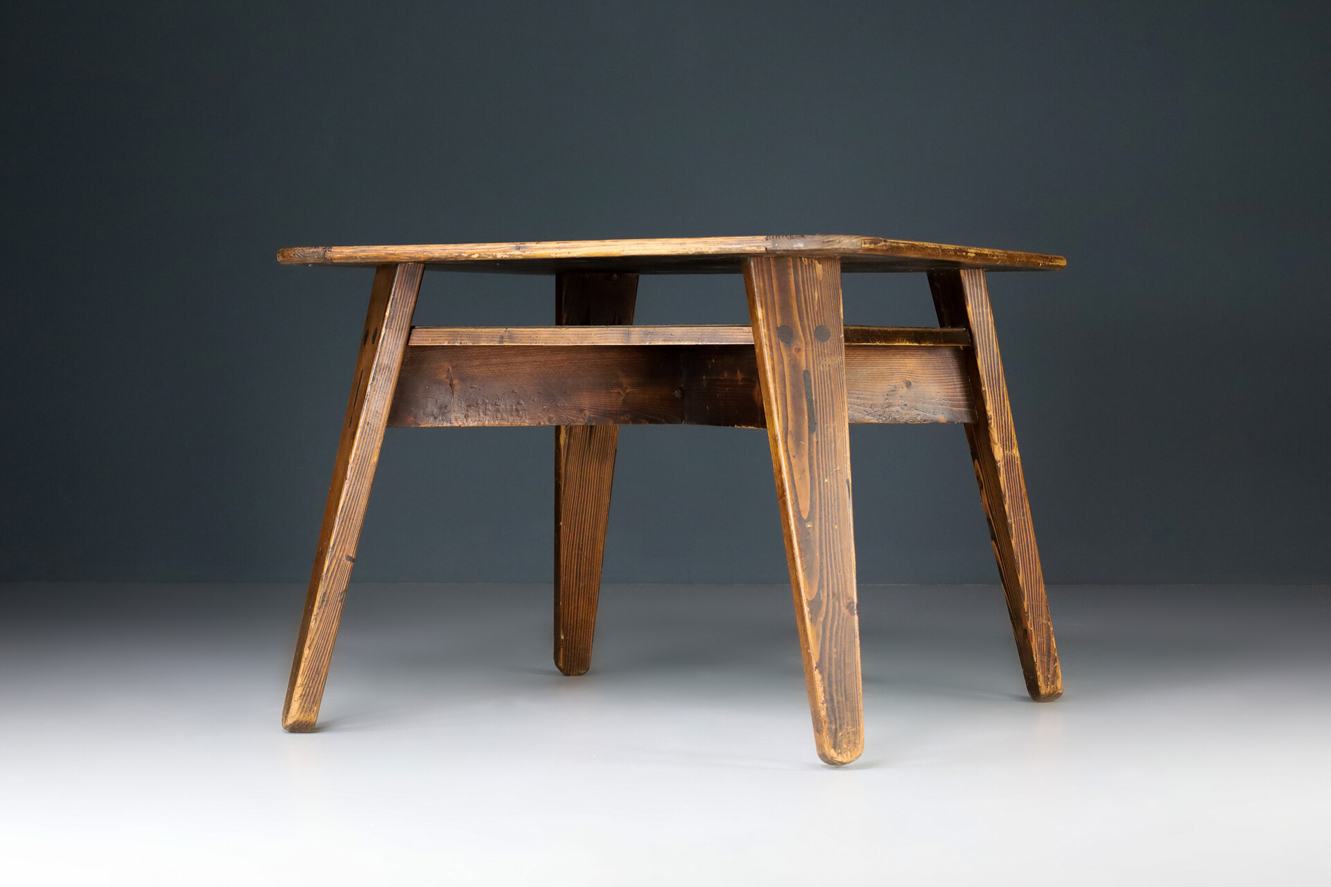 Mid century modern Patinated Pine Wood table The Style Of Jean Prouvé , France 1950s Mid-20th century