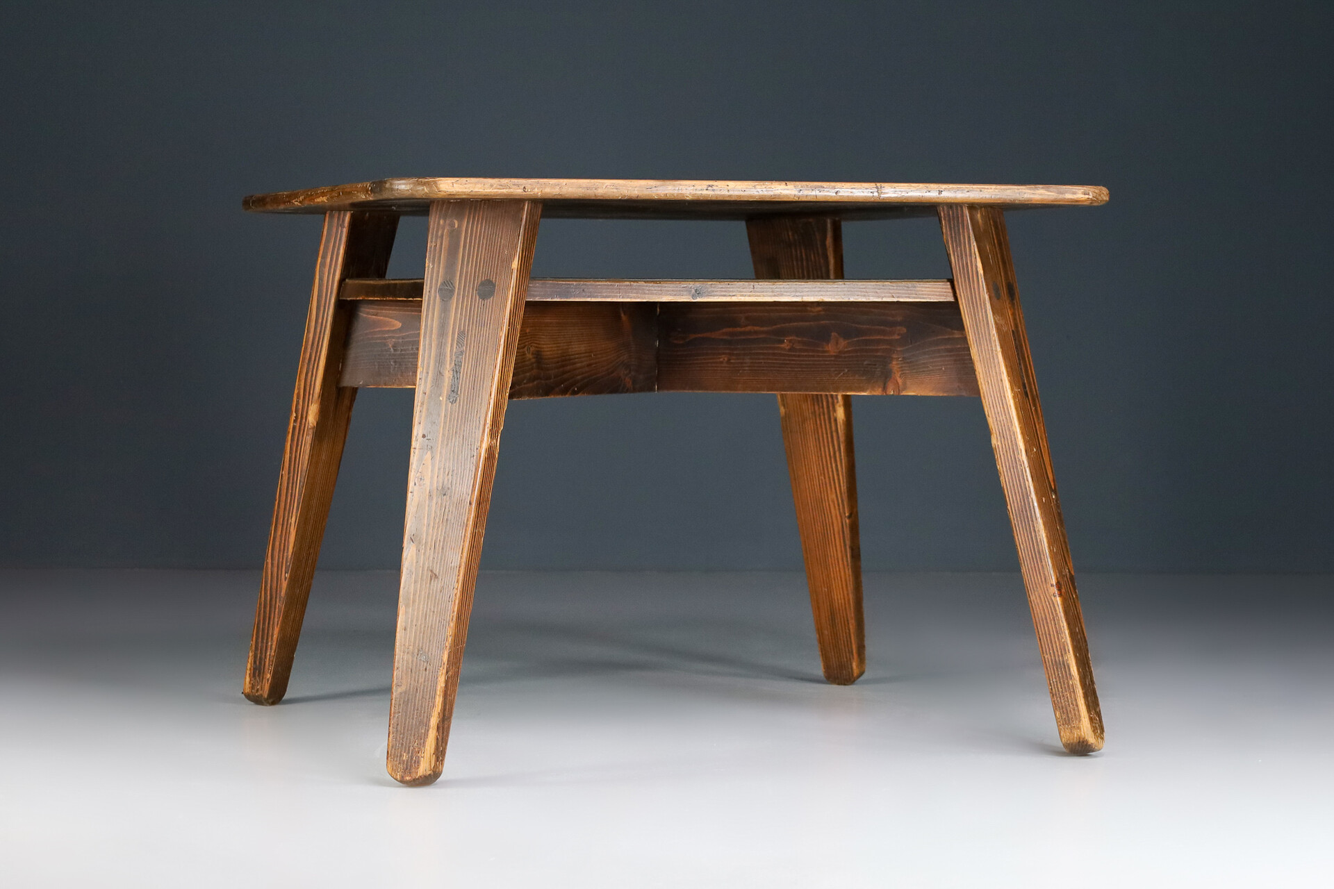 Mid century modern Patinated Pine Wood table The Style Of Jean Prouvé , France 1950s Mid-20th century