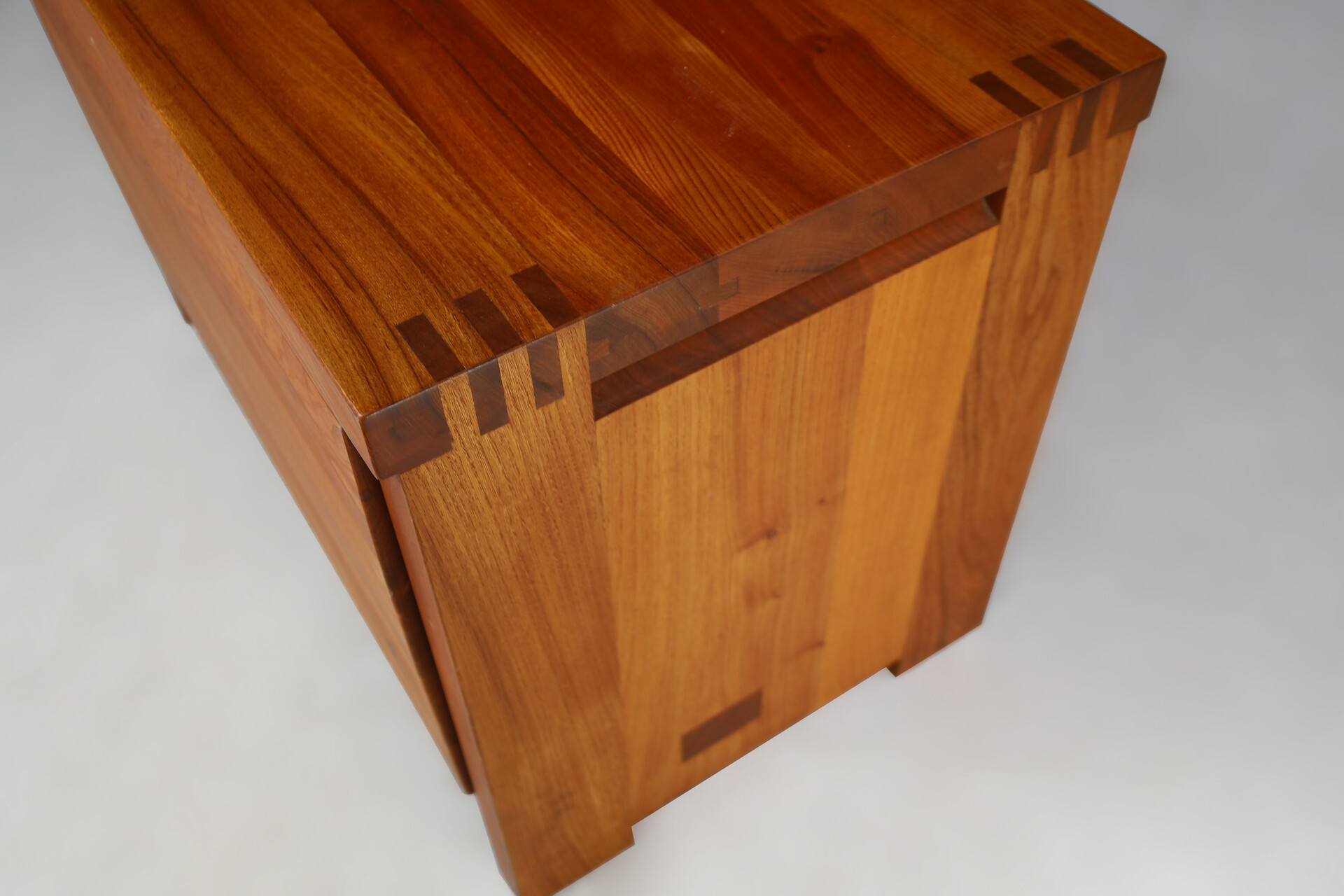 Mid century modern Pierre Chapo B19 Writing Desk in Patinated Solid Elm, France 1960s Mid-20th century