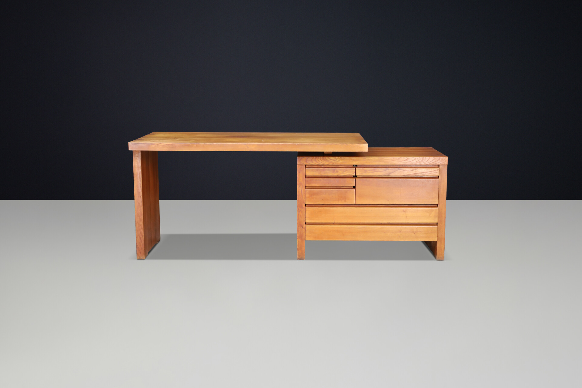 Mid century modern Pierre Chapo B19 Writing Desk in Patinated Solid Elm, France 1960s Mid-20th century