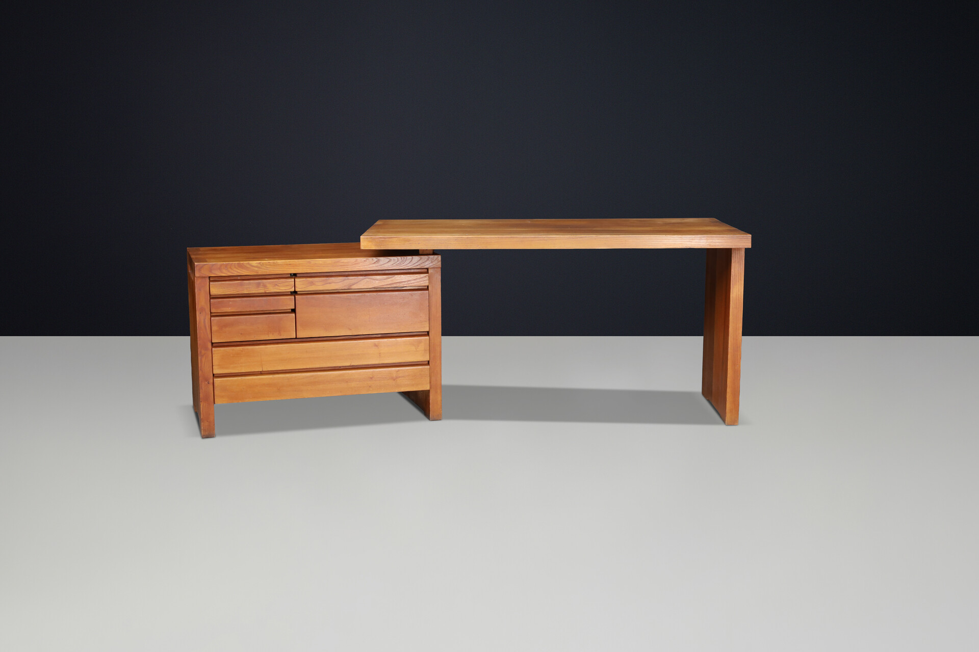 Mid century modern Pierre Chapo B19 Writing Desk in Patinated Solid Elm, France 1960s Mid-20th century