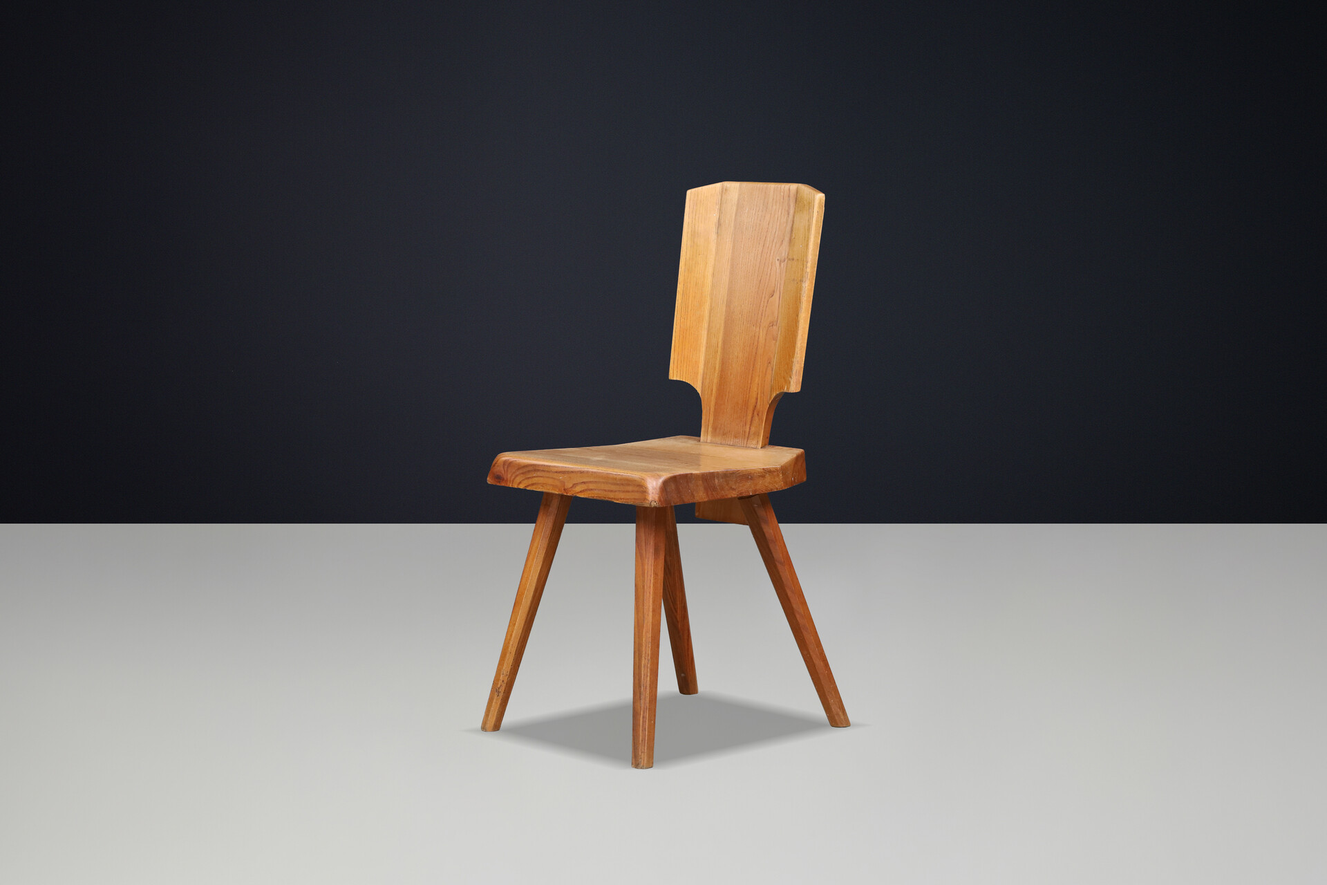 Mid century modern Pierre Chapo S28 Dining Chairs in Patinated Solid Elm, France 1972 Mid-20th century
