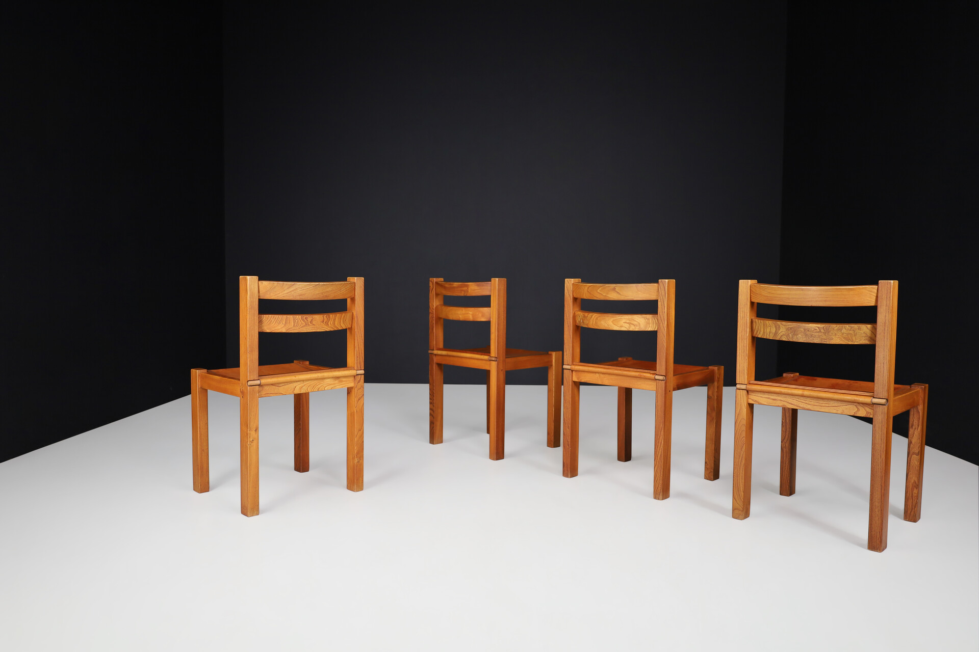 Mid century modern Pierre Chapo Style Dining chairs In saddle leather and Elm, France 1960s Mid-20th century