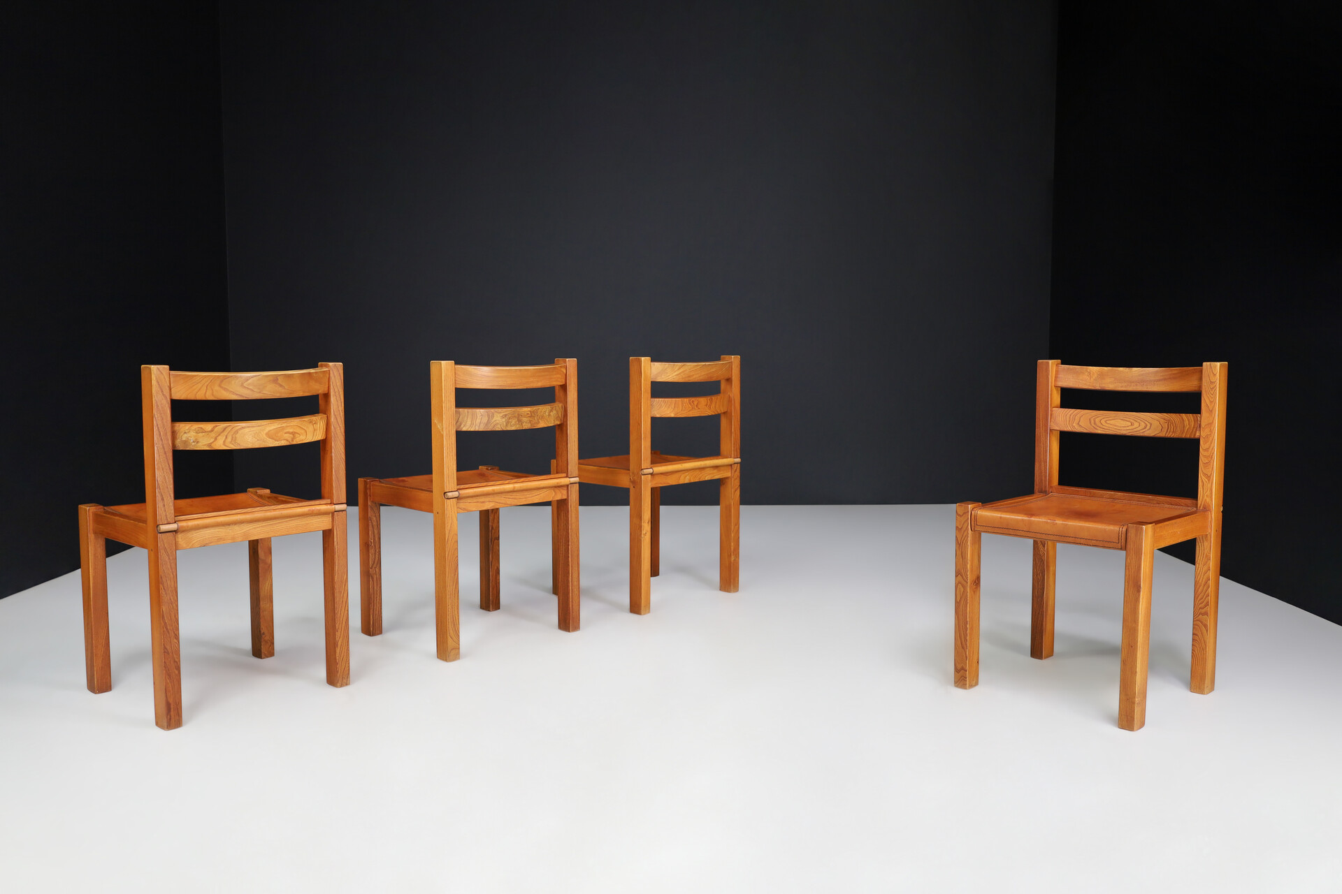 Mid century modern Pierre Chapo Style Dining chairs In saddle leather and Elm, France 1960s Mid-20th century
