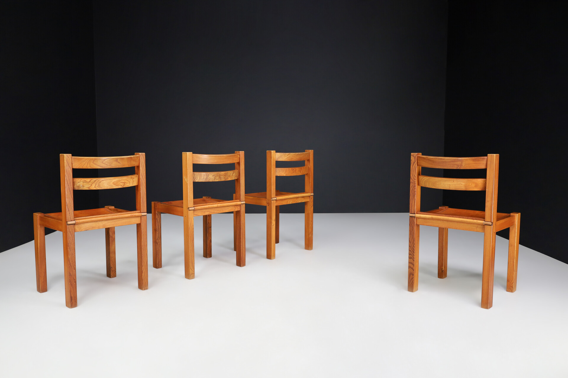 Mid century modern Pierre Chapo Style Dining chairs In saddle leather and Elm, France 1960s Mid-20th century