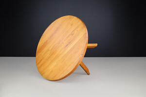 Mid century modern Pierre Chapo 'T21C' Sfax Round Dining Table made of Solid Elm, France 1969 Mid-20th century