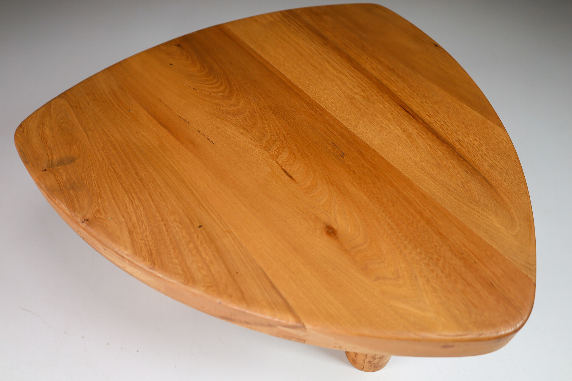 Mid century modern Pierre Chapo ‘T23’ Solid Elm Side Table, France 1970s Mid-20th century