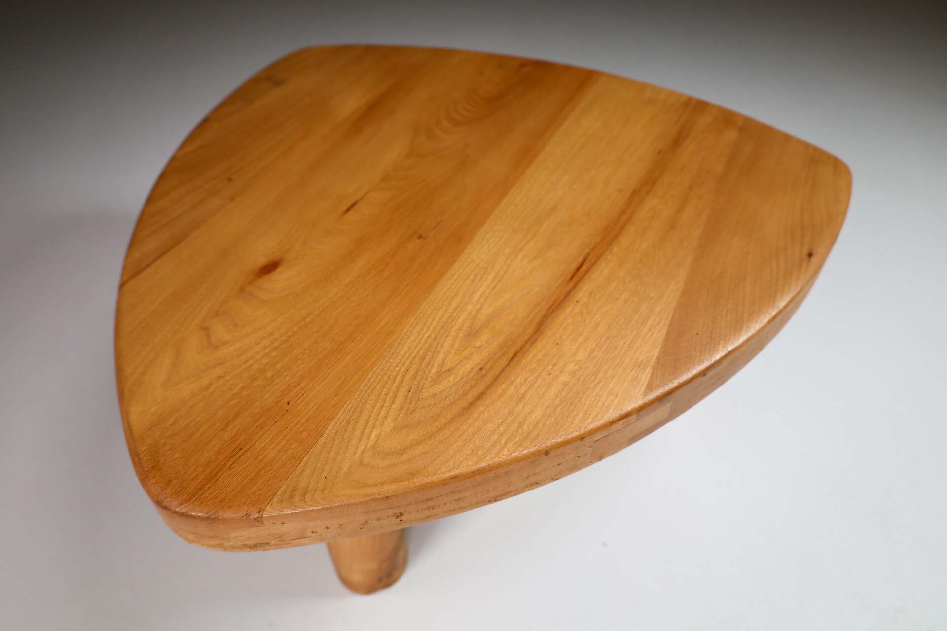 Mid century modern Pierre Chapo ‘T23’ Solid Elm Side Table, France 1970s Mid-20th century