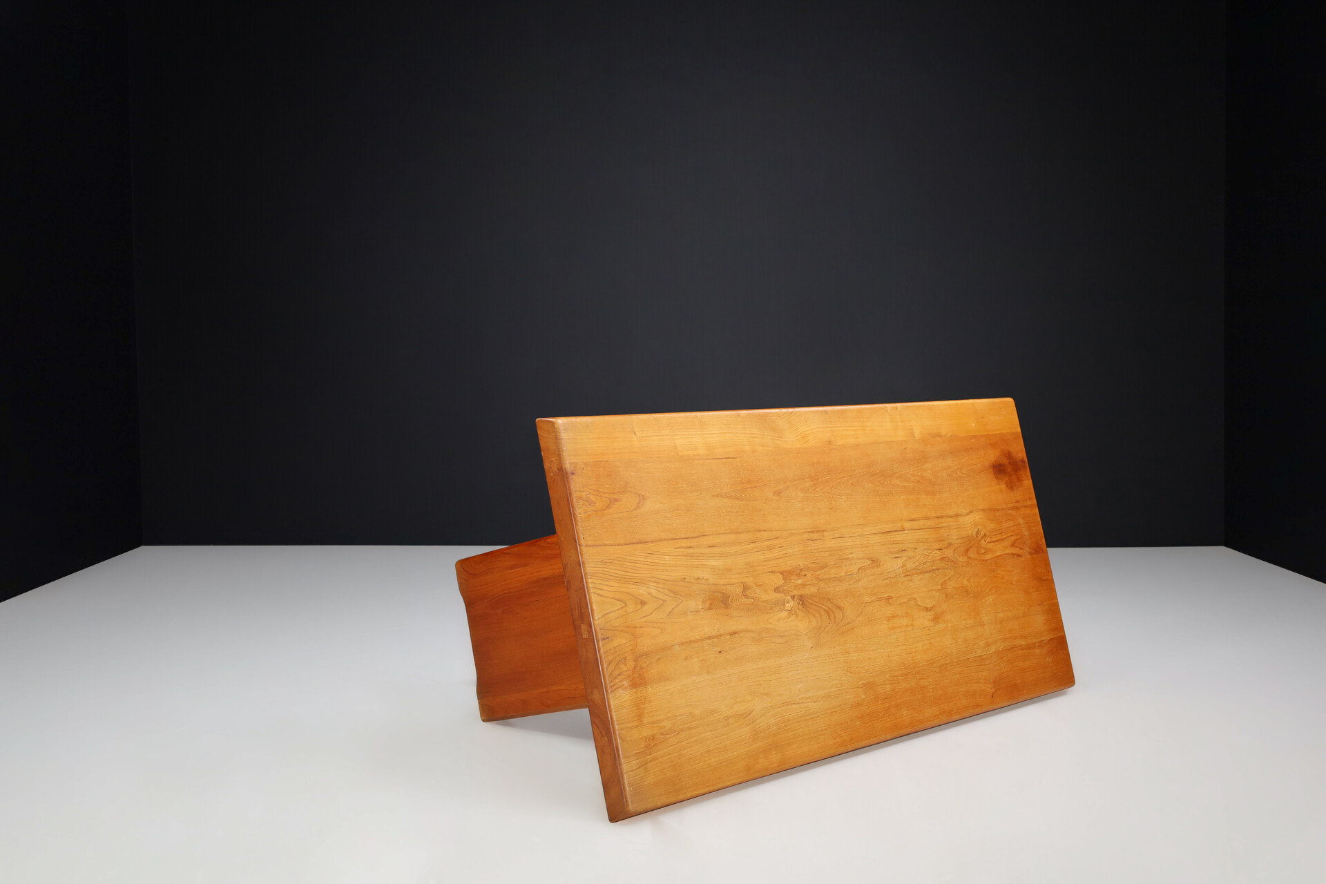 Mid century modern Pierre Chapo, Table or Desk in Elm Model T14A, France, 1960s Mid-20th century