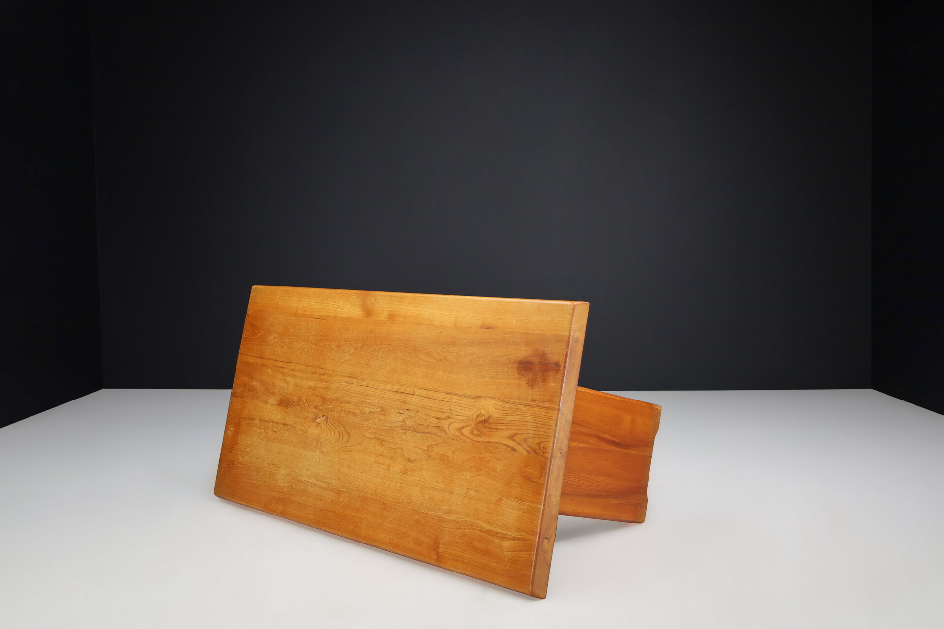 Mid century modern Pierre Chapo, Table or Desk in Elm Model T14A, France, 1960s Mid-20th century