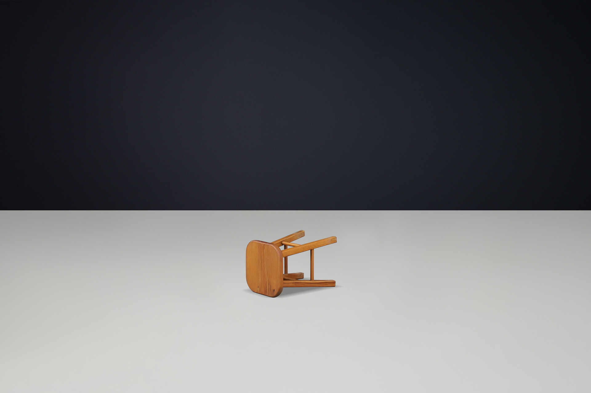 Mid century modern Pine stool, France 1960s Mid-20th century