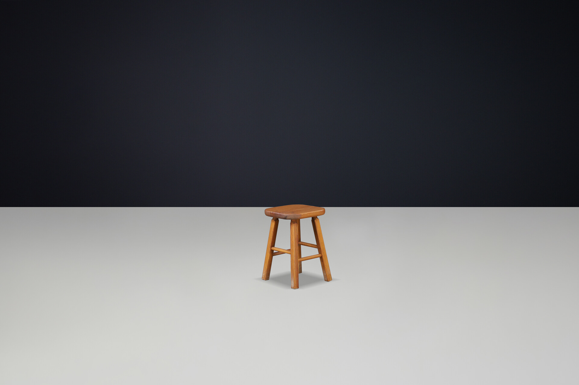 Mid century modern Pine stool, France 1960s Mid-20th century