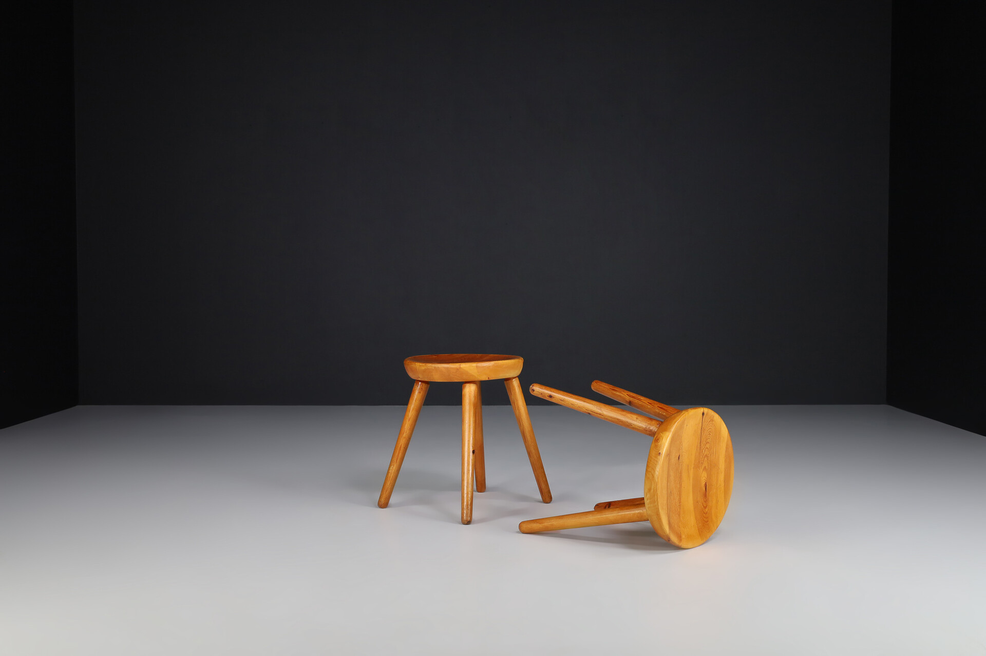 Mid century modern Pine stools in the style of Charlotte Perriand, France 1950s Mid-20th century