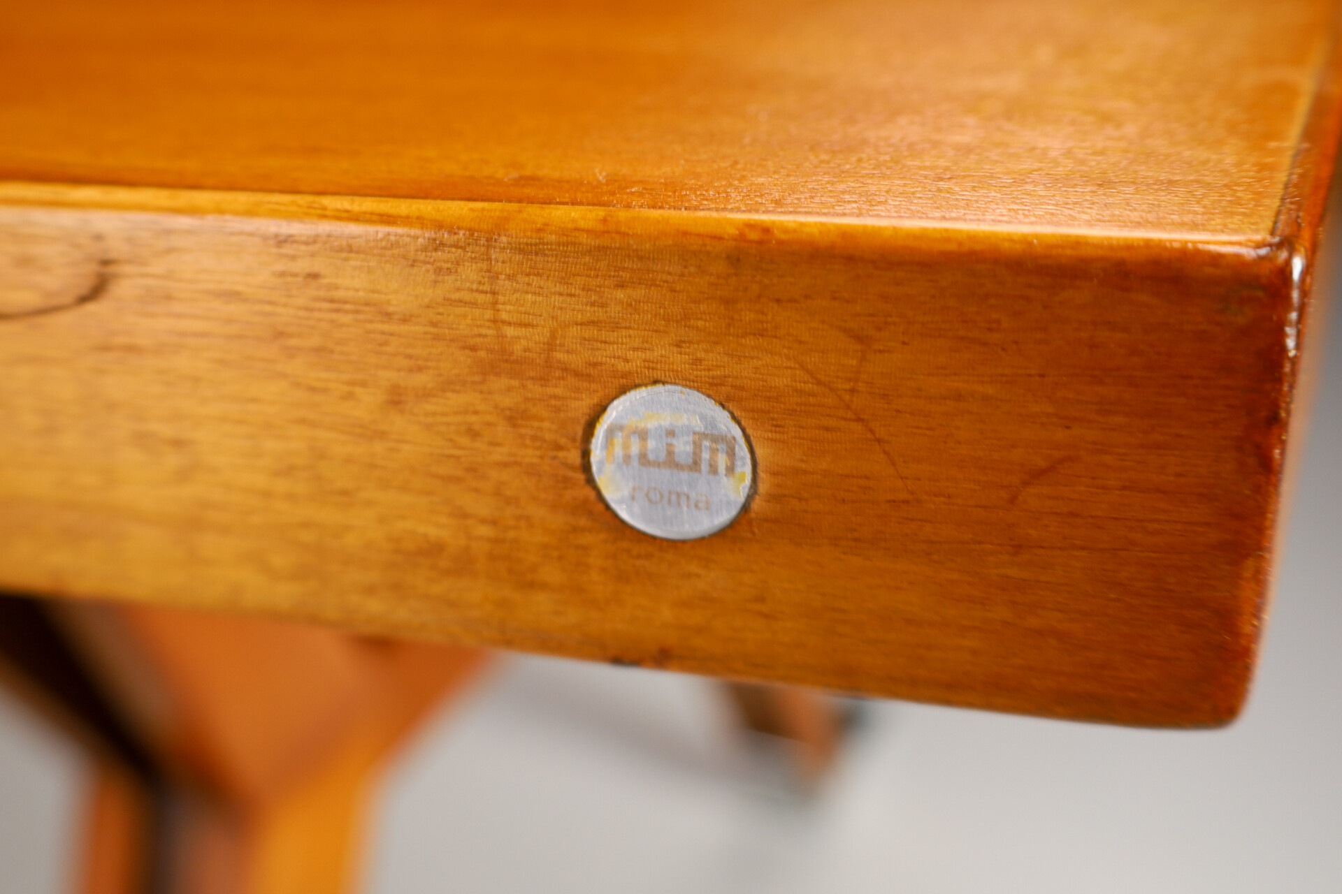 Mid century modern Presidential Desk Blond Polished Wood Design by Ico Parisi for Mim , Italy 1950s Mid-20th century