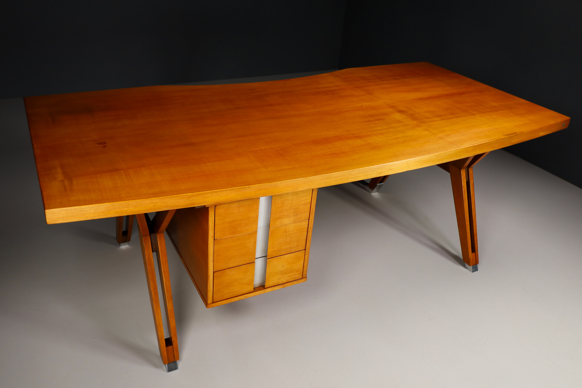 Mid century modern Presidential Desk Blond Polished Wood Design by Ico Parisi for Mim , Italy 1950s Mid-20th century