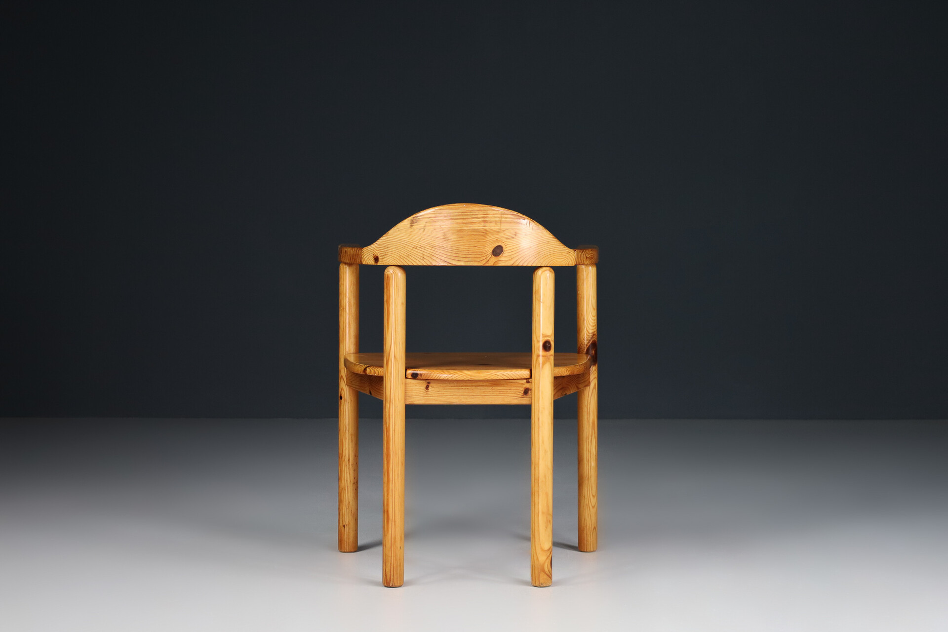 Mid century modern Rainer Daumiller Set of four Dining Chairs in Solid Pine, France 1970s Mid-20th century