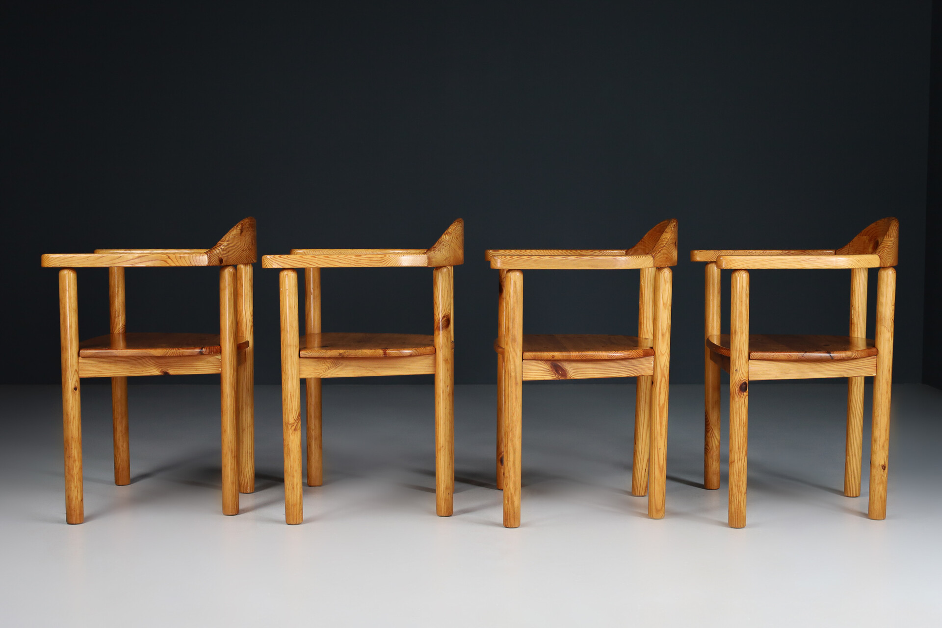 Mid century modern Rainer Daumiller Set of four Dining Chairs in Solid Pine, France 1970s Mid-20th century