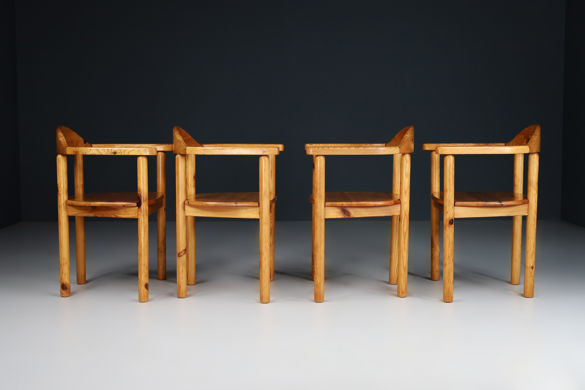 Mid century modern Rainer Daumiller Set of four Dining Chairs in Solid Pine, France 1970s Mid-20th century