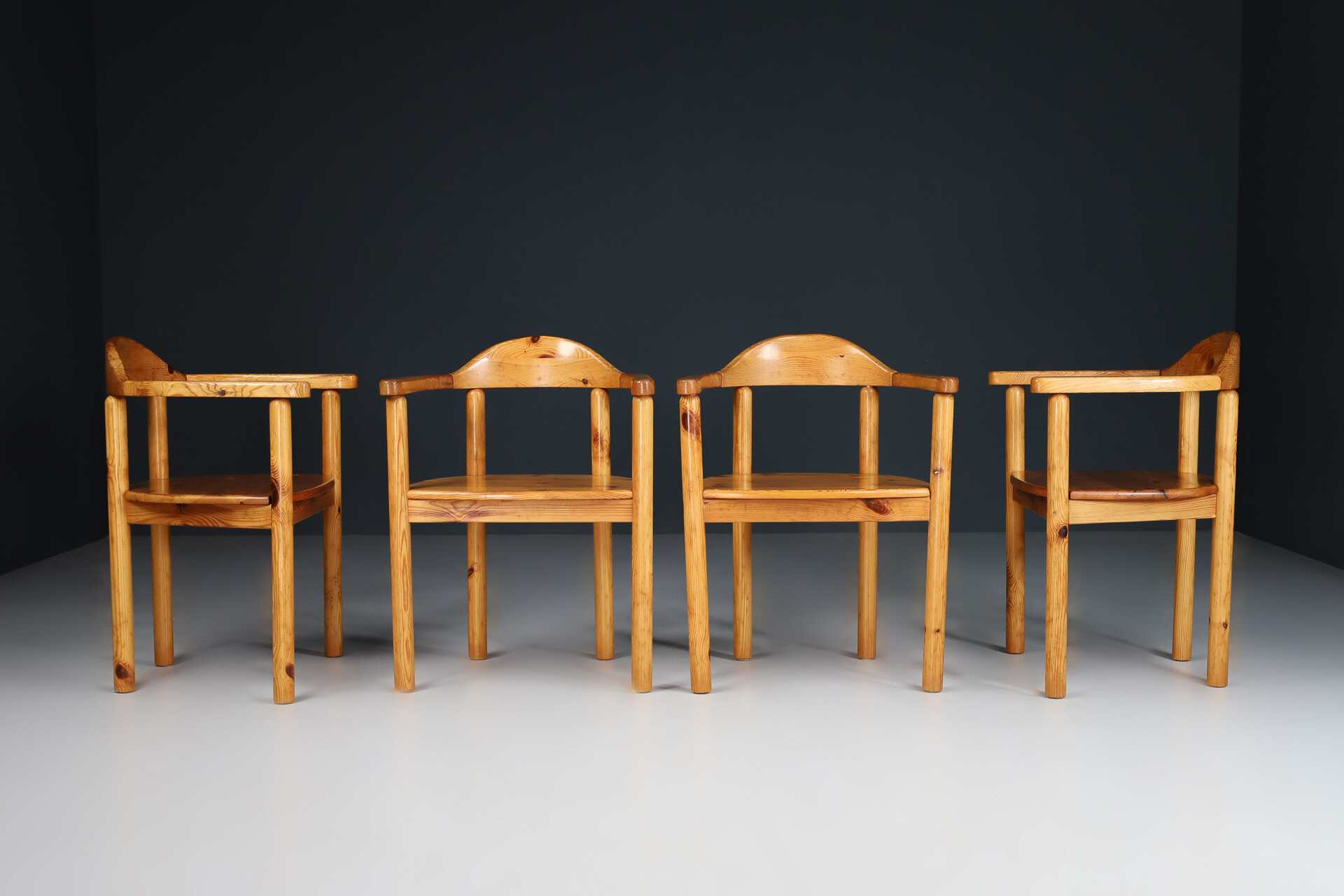 Mid century modern Rainer Daumiller Set of four Dining Chairs in Solid Pine, France 1970s Mid-20th century