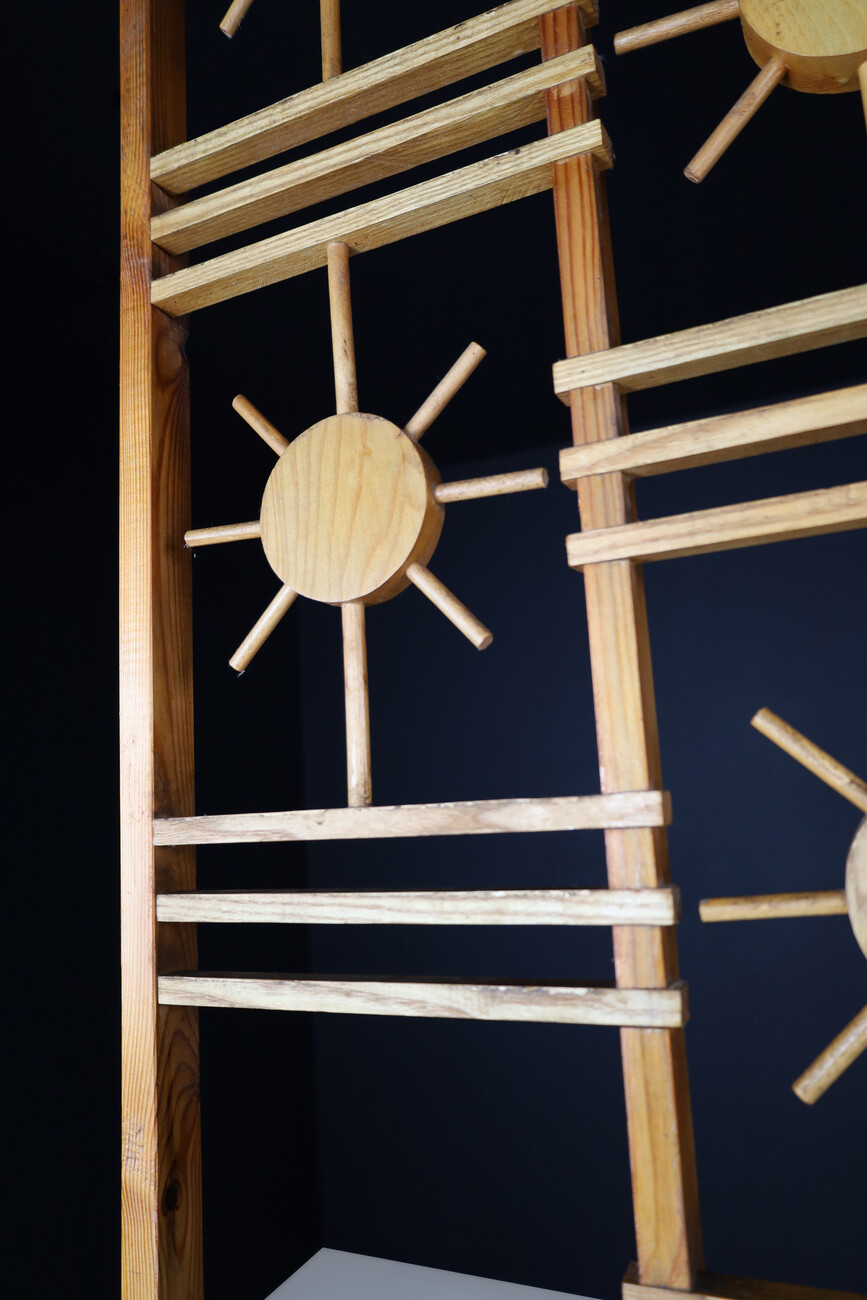 Mid century modern Rattan and Bamboo Screen / Room Divider with Sunbrust Accents, France 1960s Mid-20th century