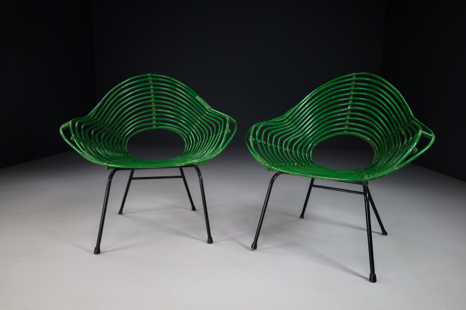 Mid century modern Rattan Bamboo Armchairs Black Metal Legs , Italt 1960s Mid-20th century